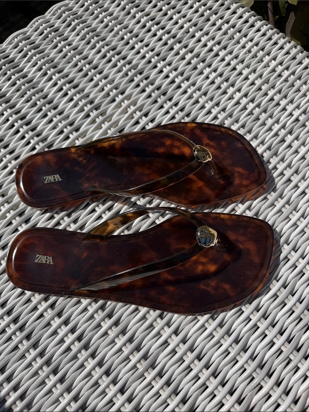 Zara Tortoiseshell Brown Glossy Thong Sandals